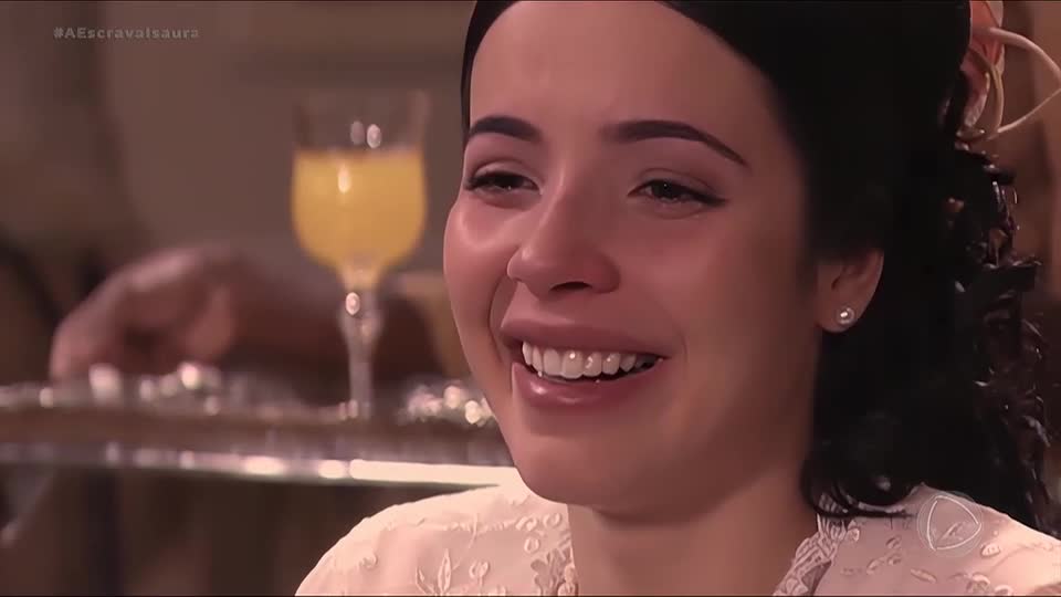 Branca comemora a captura de Isaura | A Escrava Isaura