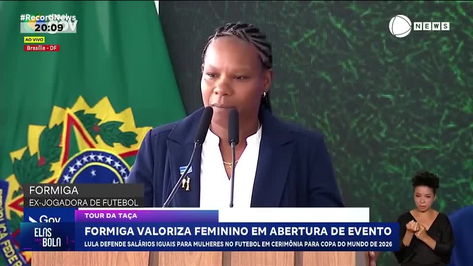 Formiga valoriza time feminino em abertura de evento