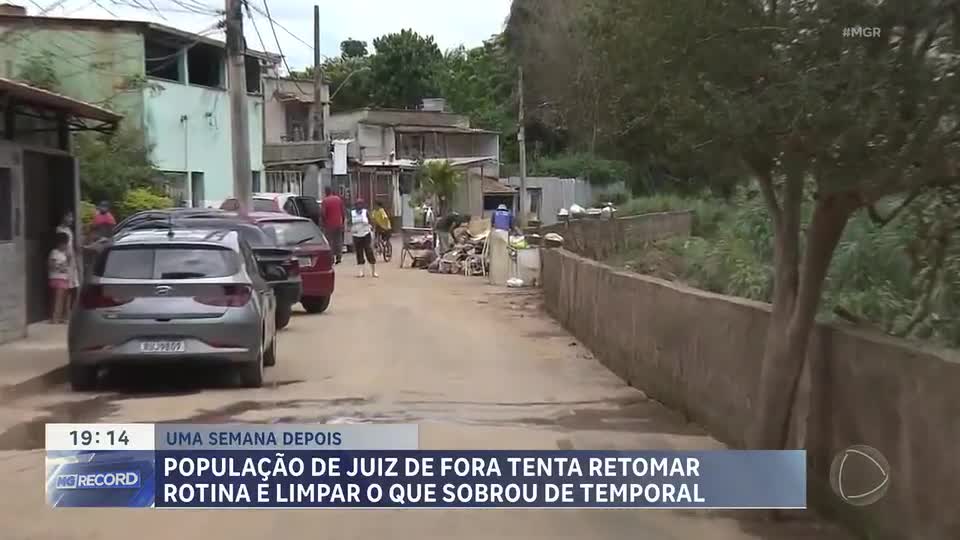 População de Juiz de Fora (MG) tenta retomar rotina após temporal