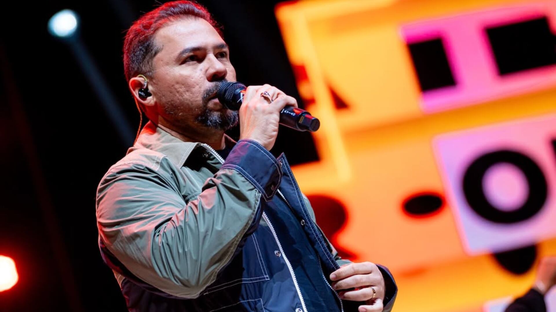 Xand Avião leva multidão ao coro no Festival de Lisboa, em Portugal