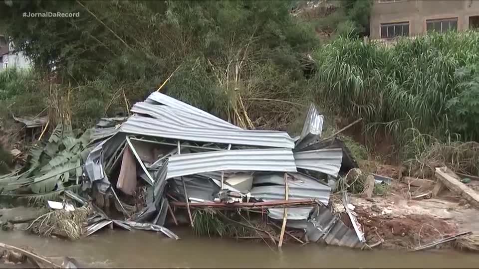 Chuvas em MG: equipes da Defesa Civil percorrem áreas de risco em Juiz de Fora