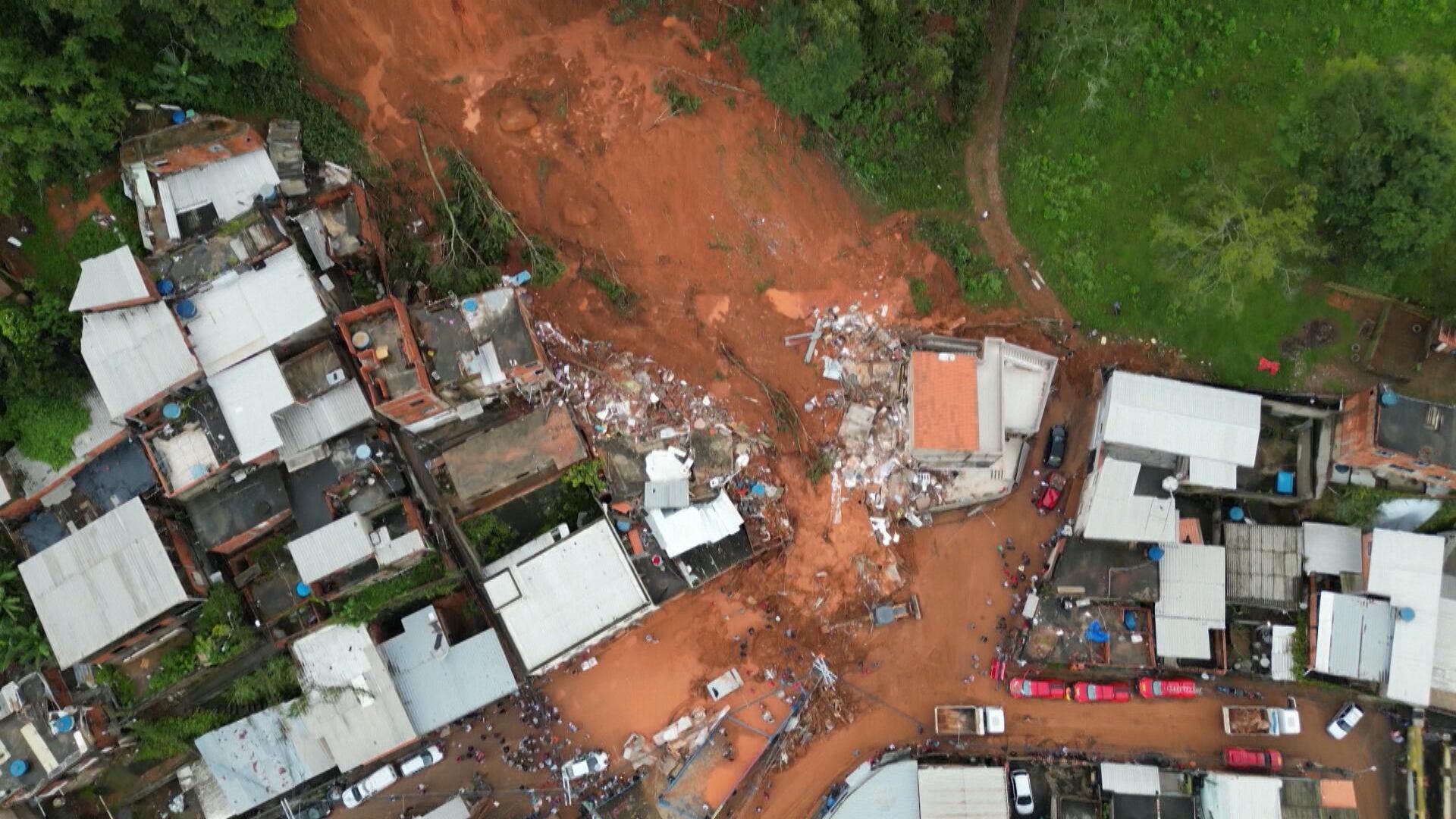 Áreas urbanas localizadas em regiões de risco triplicam