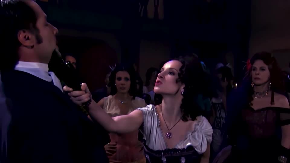 Enquanto Tomásia tenta superar as dificuldades, Leôncio enfrenta mais problemas | A Escrava Isaura