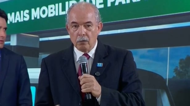 Lula anuncia investimento de R$ 5,6 bilhões em fábrica de trens