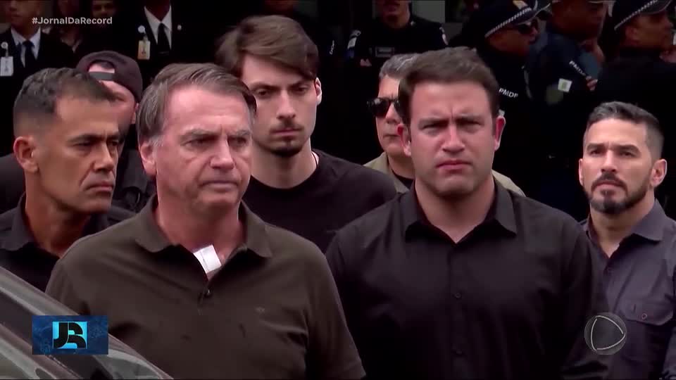 Médico de Jair Bolsonaro diz que o ex-presidente deve ter alta na sexta-feira (27)