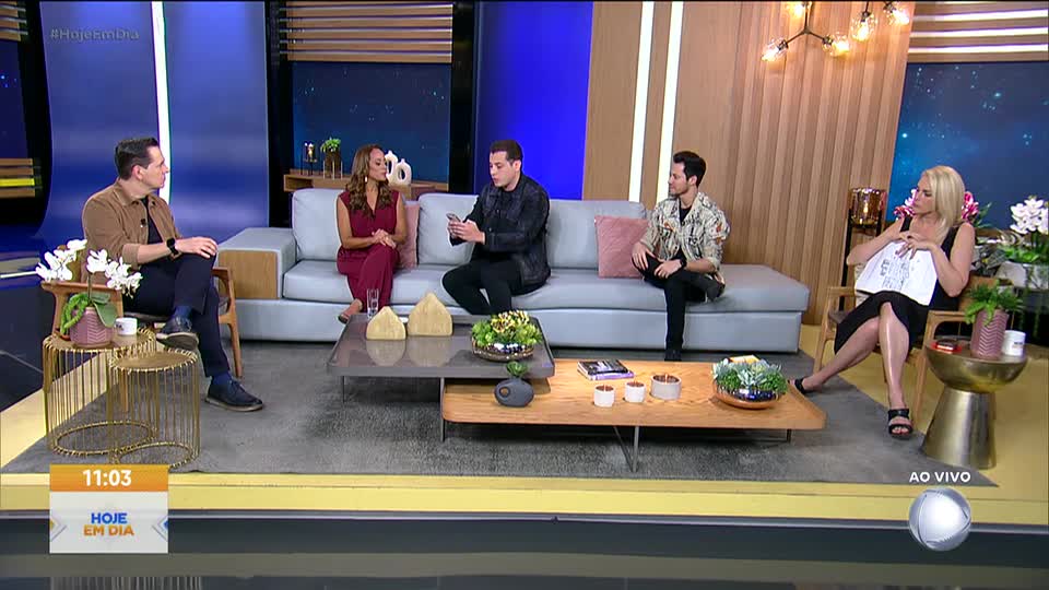 Hoje em Dia recebe show de ilusionismo ao vivo com Henry & Klauss