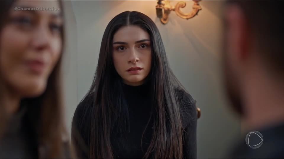 Çiçek pede para Iskender se afastar dela e de Atlas: 'Não venha mais aqui' | Chamas do Destino