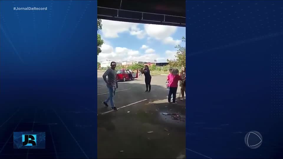 GO: mulher atropela quatro pessoas durante prova prática para tirar a CNH