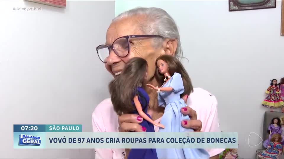 Vovó de 97 anos vira estilista e cria roupas para coleção de bonecas