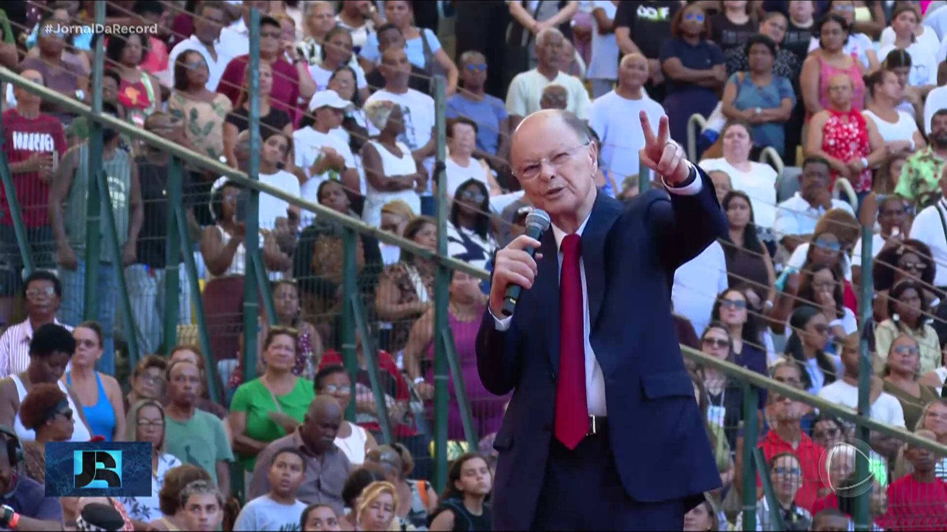 ‘Família ao Pé da Cruz': Milhões de pessoas participam de megaevento nesta sexta (3)