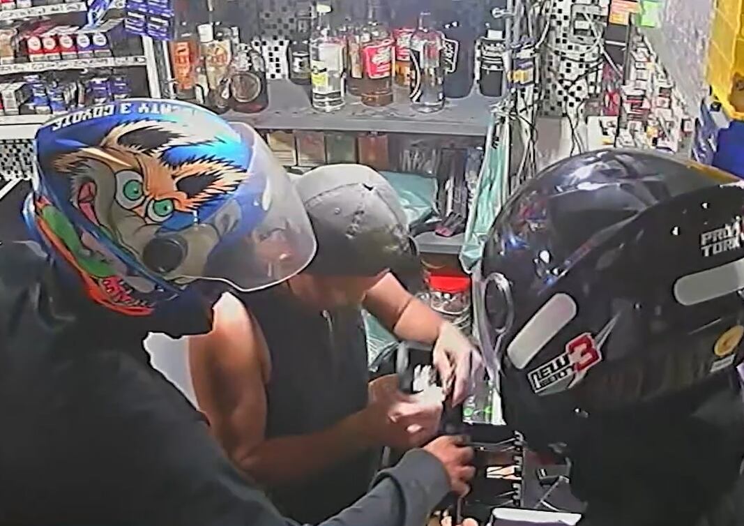Bandidos armados rendem comerciantes e assaltam bar no Fonseca, em Niterói (RJ)