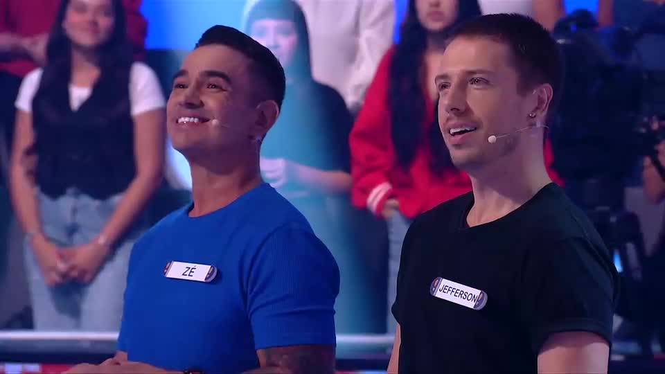 11 famosos disputam prêmio de até R$ 300 mil no Acerte ou Caia deste domingo (12)