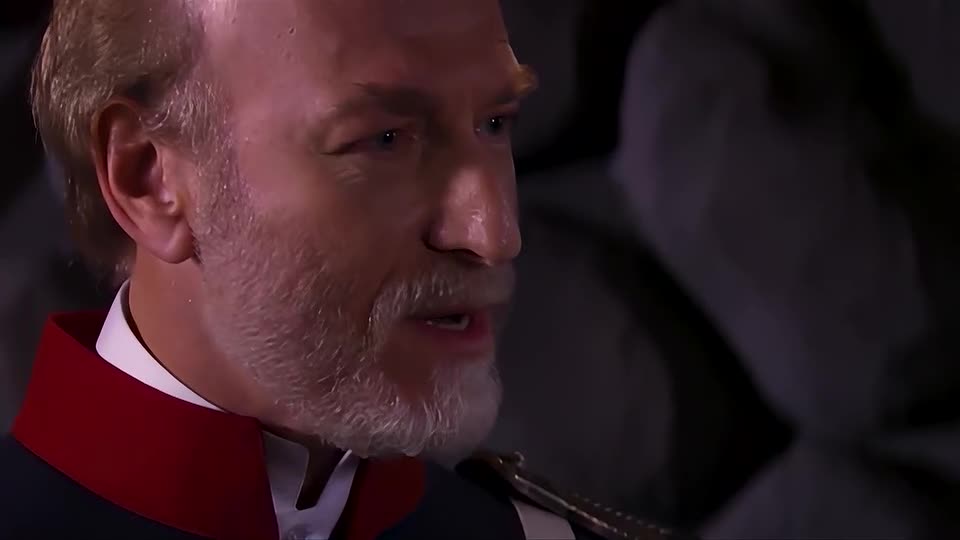 Comandante Leopoldo interroga Belchior, e Isaura enfrenta sérias acusações | A Escrava Isaura