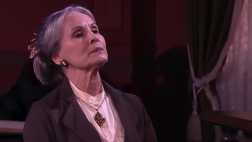 Dona Eugênia se apresenta como a última testemunha de Helena | A Escrava Isaura