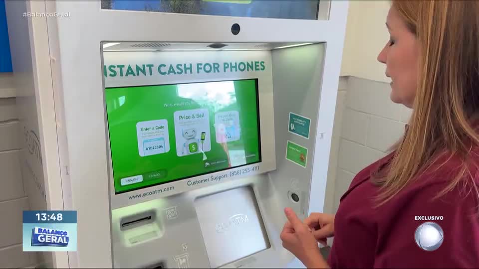 Brasileira recupera celular furtado em máquina de revenda nos Estados Unidos