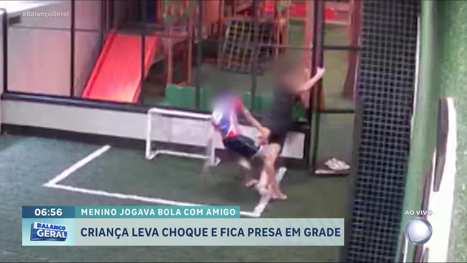 Vídeo: criança arrisca a vida para salvar amigo de choque elétrico em Maceió