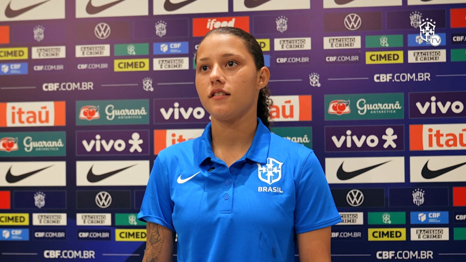 Atacante de 18 anos é convocada para o Fifa Series após lesão de Jheniffer