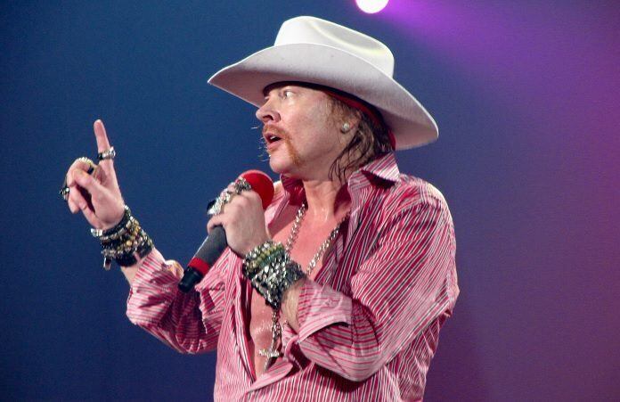 Fãs têm pedido de foto com Axl Rose negado, mas história termina com surpresa