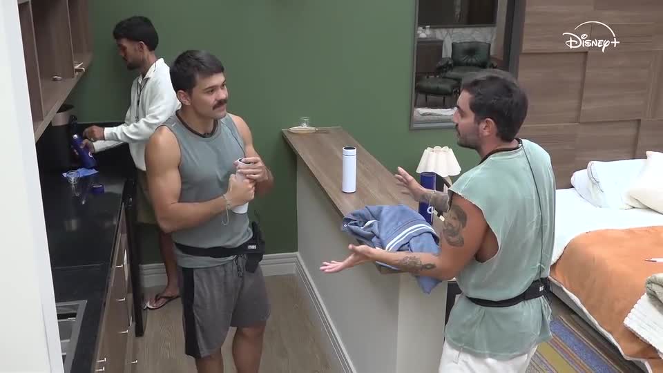 João Victor e Matheus discutem após VAR Premium de Dia das Mães | Casa do Patrão