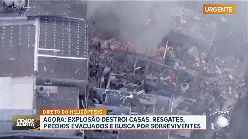 Explosão de grandes proporções destrói casas em comunidade da zona oeste de São Paulo