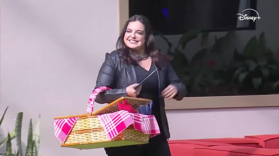 Fabíola Reipert faz visita surpresa durante o café da manhã nesta quarta (13) | Casa do Patrão