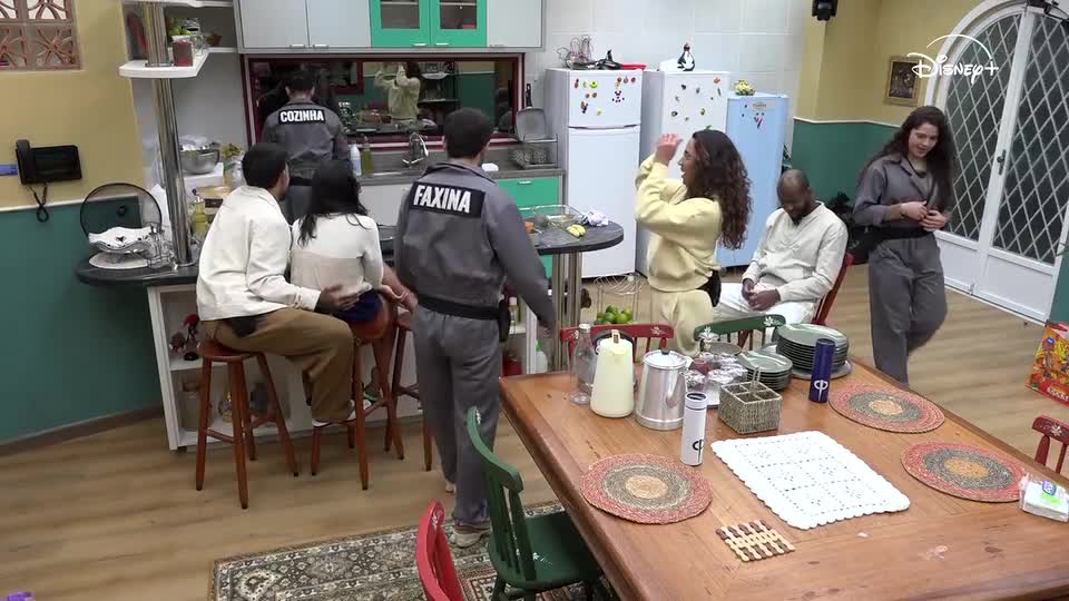 Nikita vê Morena e Luis Fellipe abraçados e dispara: 'Tô shippando' | Casa do Patrão