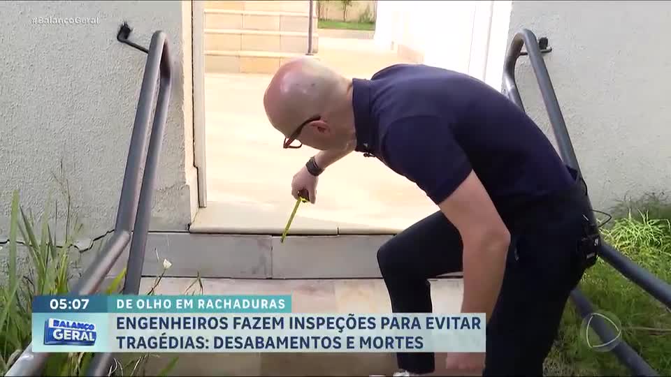 Engenheiros fazem inspeções para evitar desabamentos de prédios em São Paulo