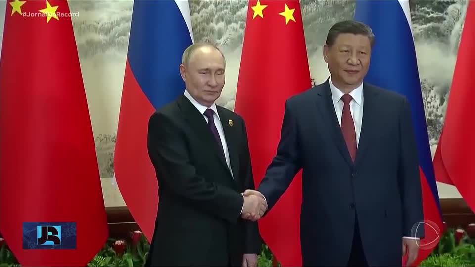 Putin chega à China para se reunir com Xi Jinping uma semana após visita de Trump a Pequim