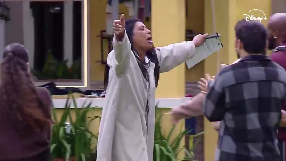 Roubou a cena! Márcia Fu chega de fusca e comanda o Fuscal Sanitário | Casa do Patrão