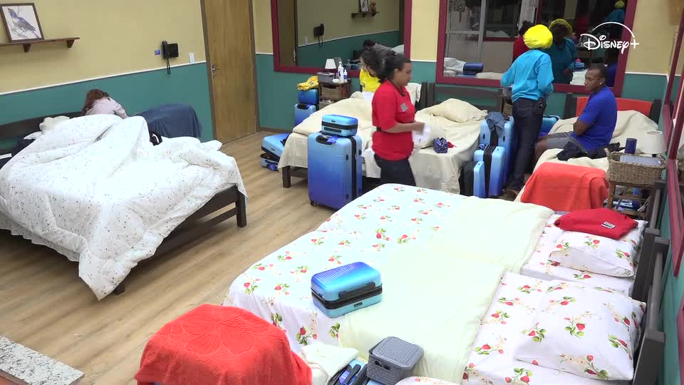 Boninho confisca maquiagens de moradores após mensagens provocativas | Casa do Patrão
