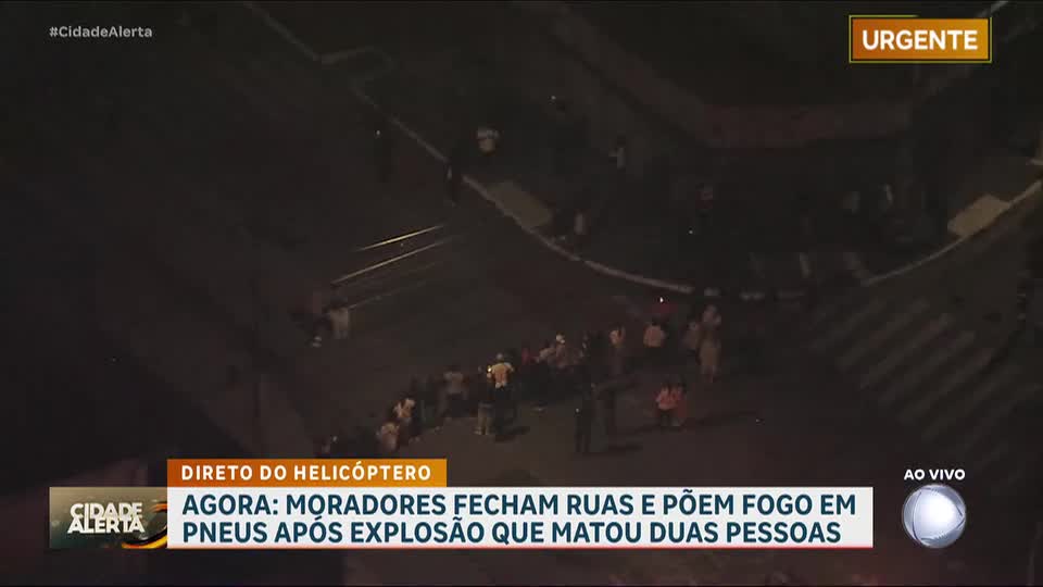 Moradores que tiveram casas atingidas por explosão fecham ruas e colocam fogo em pneus em SP