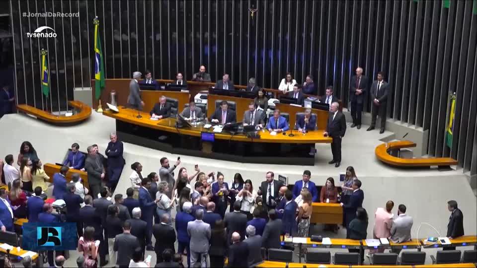 Congresso libera repasse de verbas federais para municípios que têm dívidas com o governo federal