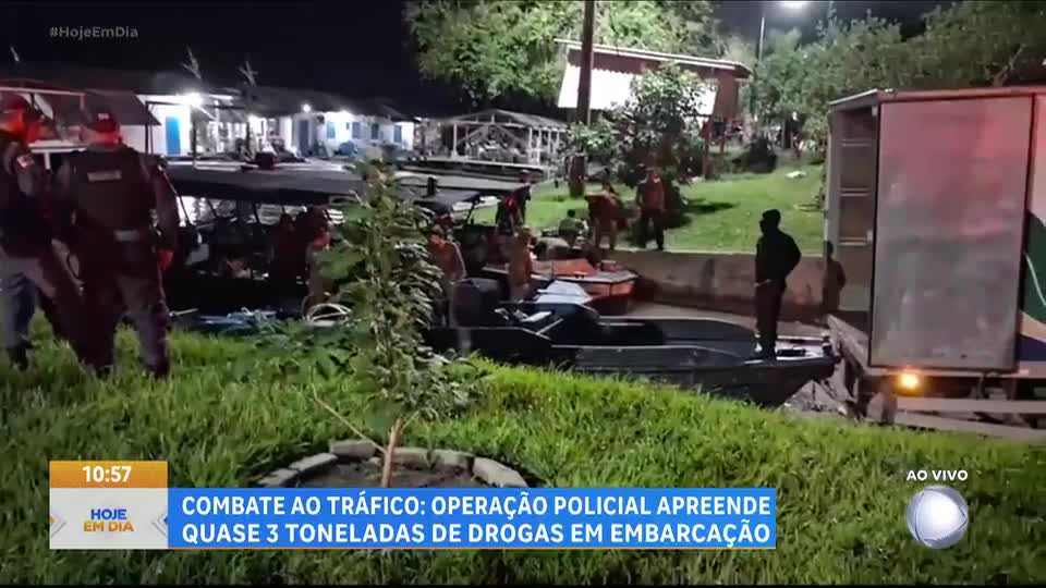 Operação policial apreende quase três toneladas de drogas em embarcação no rio Solimões