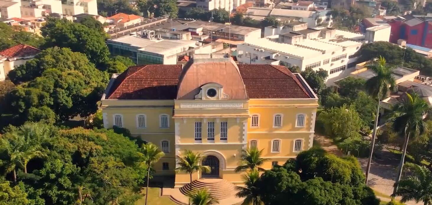Relógios que definem hora oficial do Brasil são controlados em São Cristóvão, no Rio