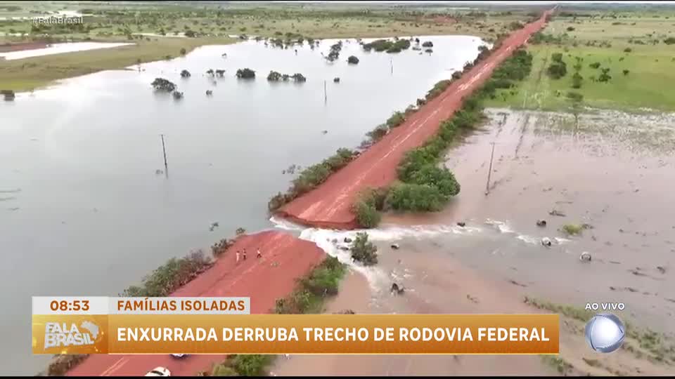 Chuva destrói trecho da BR-401 na cidade de Normandia, em Roraima
