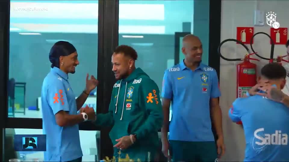 Seleção brasileira se apresenta em Teresópolis e já começa treinos para Copa do Mundo