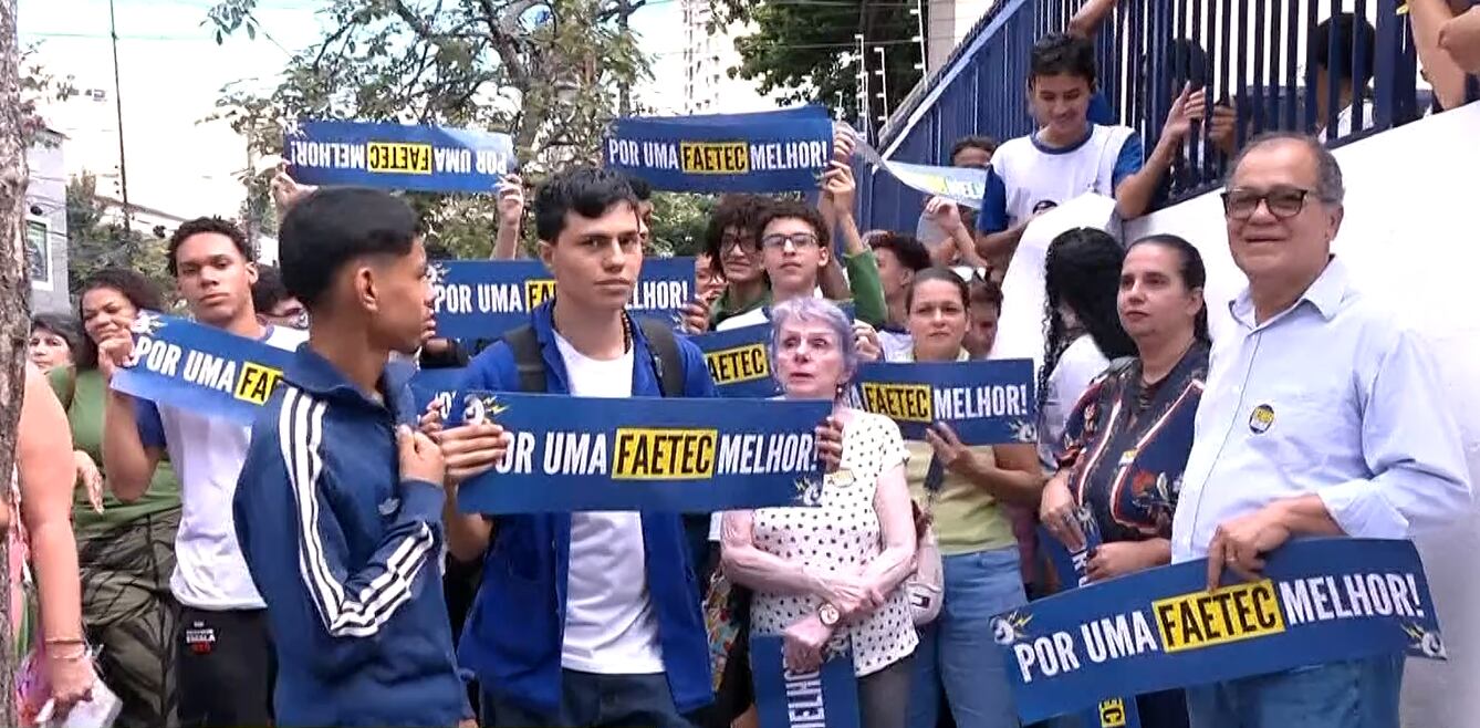 Alunos e funcionários protestam contra falta de estrutura da Faetec, na zona norte do Rio