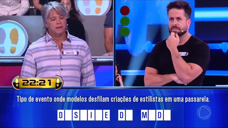 David Cardoso Jr cai no buraco após errar pergunta sobre sucesso de Zezé Di Camargo e Luciano