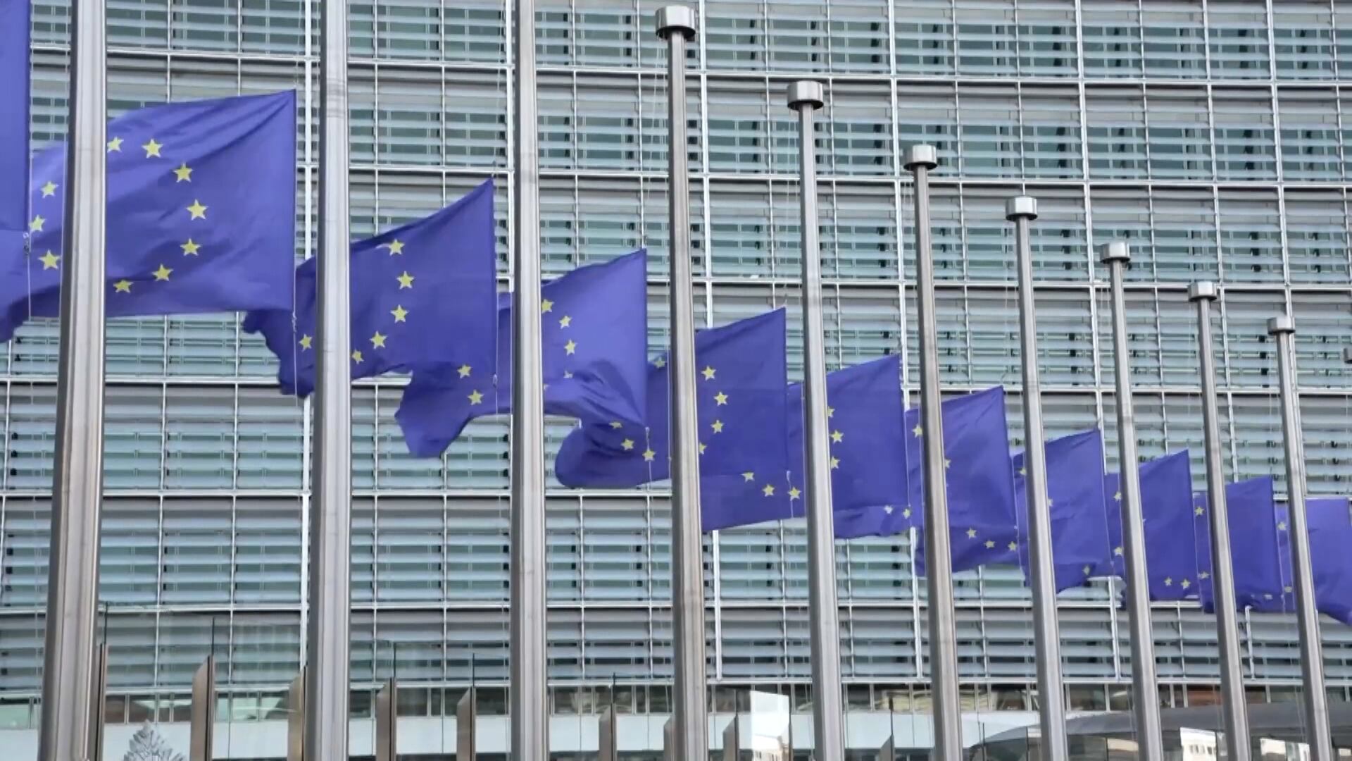 UE estuda propor novas sanções contra bancos russos