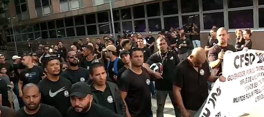 Aprovados em concurso da PM protestam na Alerj e cobram convocação de mais de 3 mil candidatos