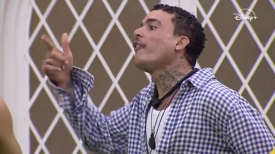Pegou fogo! Vivão solta o verbo após considerar comentário de Bianca inapropriado | Casa do Patrão