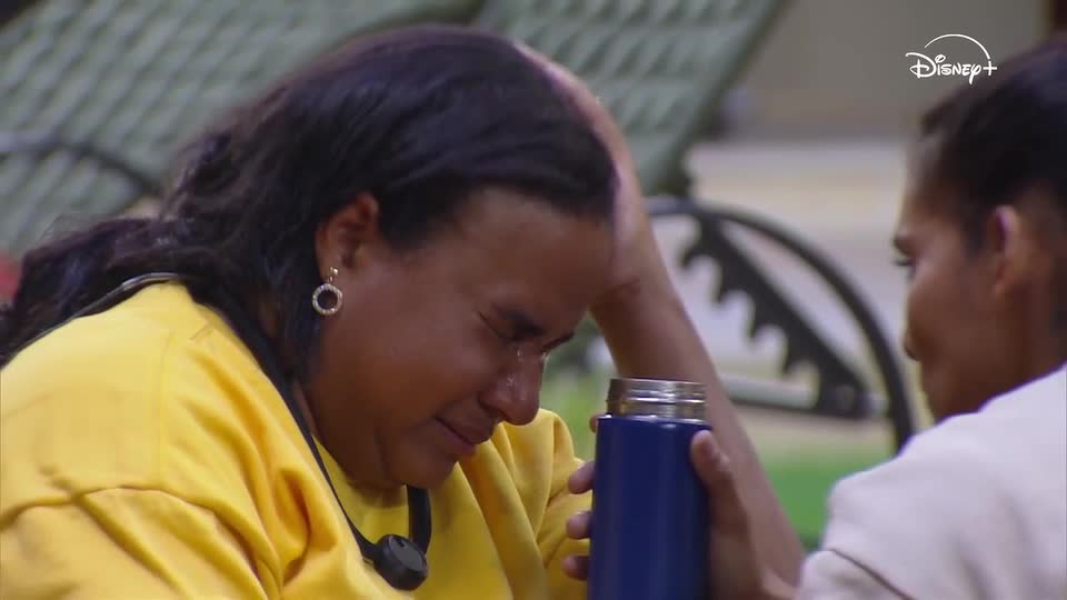 Nataly chora copiosamente após aliados não indicá-la ao Tá na Reta | Casa do Patrão