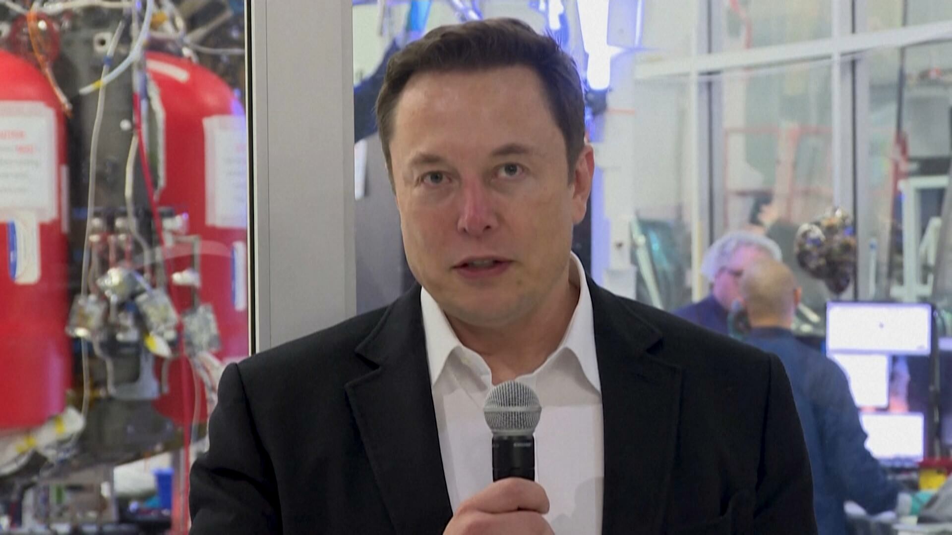 Fortuna de Elon Musk pode superar riqueza de 46% da população