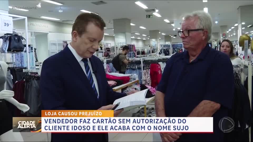 Vendedor faz cartão sem autorização, e cliente idoso fica com nome sujo