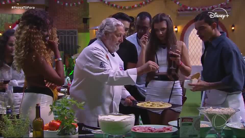 Moradores aprendem a fazer pizzas com o Chef Roberto Ravioli | Casa do Patrão