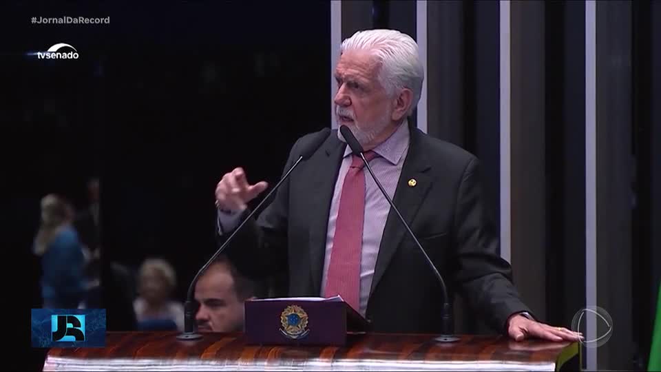 Senador Jaques Wagner anuncia que vai se afastar da liderança do governo