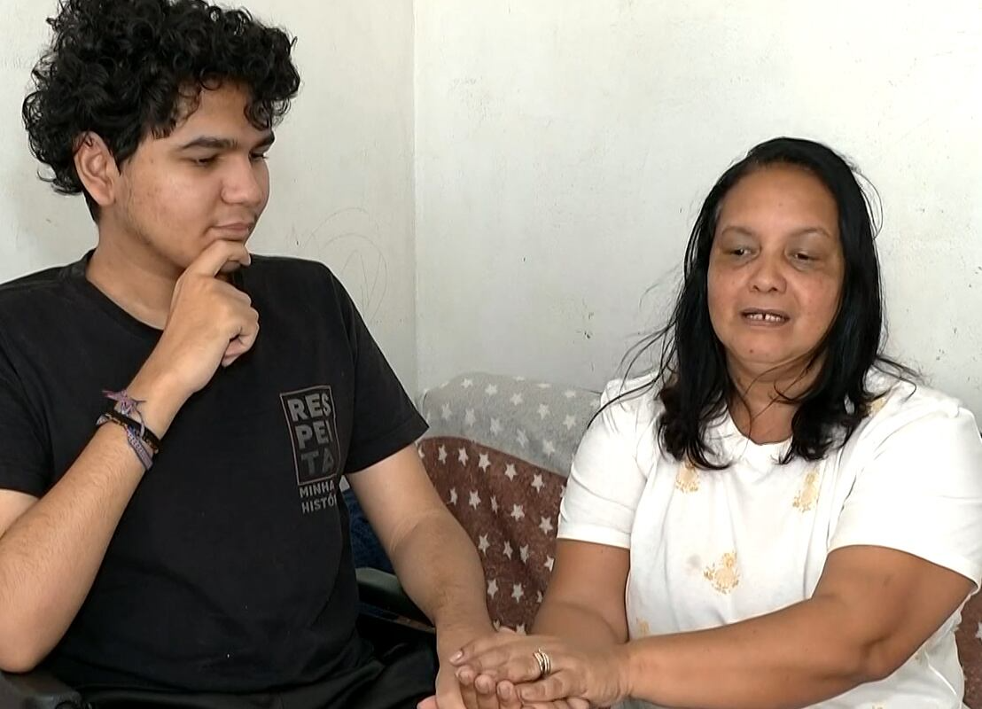 Adolescente aguarda medicamento para atrofia muscular espinhal há 7 anos