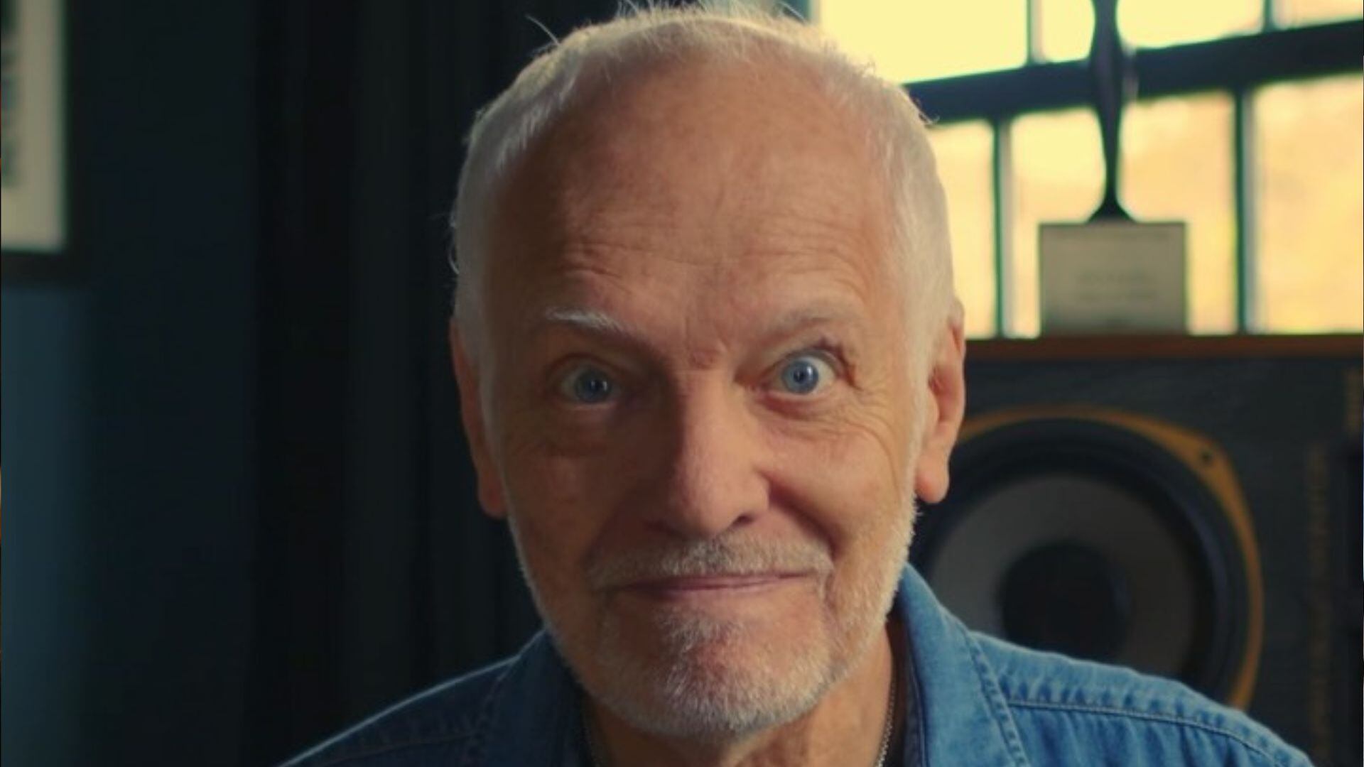 Peter Frampton enfrenta doença degenerativa e segue fazendo shows sentado