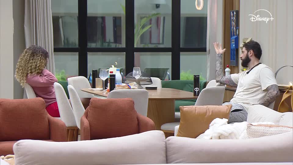 Jackson conversa com Mari e diz que não leva votos para o coração | Casa do Patrão
