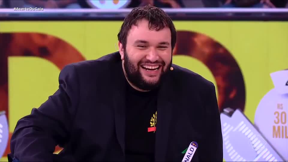 Perdeu tudo! Comediante e roteirista Ronald Rios vence o Acerte ou Caia!, mas sai sem nada
